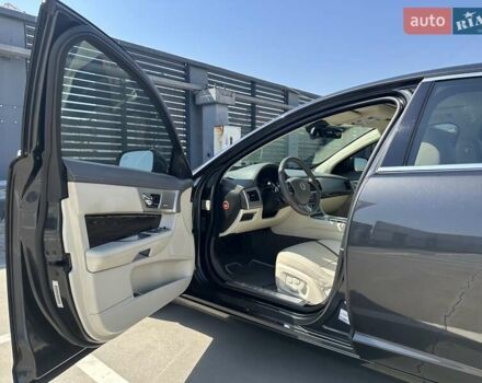 Сірий Ягуар ХФ, об'ємом двигуна 2.97 л та пробігом 150 тис. км за 16500 $, фото 9 на Automoto.ua