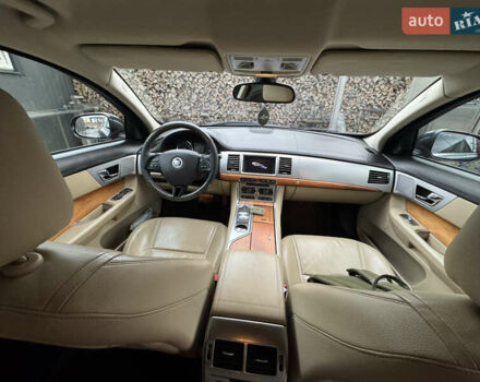 Сірий Ягуар ХФ, об'ємом двигуна 2.18 л та пробігом 180 тис. км за 13200 $, фото 4 на Automoto.ua