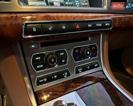 Сірий Ягуар ХФ, об'ємом двигуна 3 л та пробігом 144 тис. км за 12500 $, фото 12 на Automoto.ua