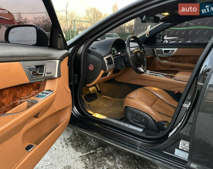 Сірий Ягуар ХФ, об'ємом двигуна 3 л та пробігом 144 тис. км за 12500 $, фото 5 на Automoto.ua