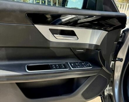 Серый Ягуар ХФ, объемом двигателя 2 л и пробегом 137 тыс. км за 20100 $, фото 4 на Automoto.ua