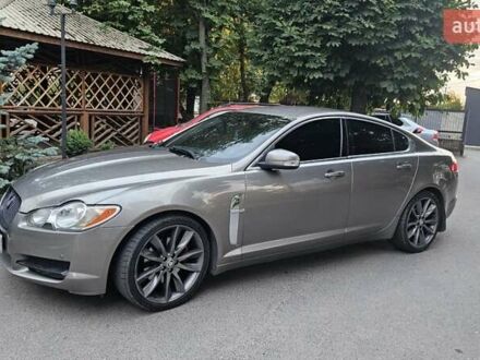 Серый Ягуар ХФ, объемом двигателя 4.2 л и пробегом 176 тыс. км за 13800 $, фото 1 на Automoto.ua