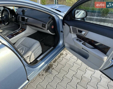 Синий Ягуар ХФ, объемом двигателя 2.7 л и пробегом 260 тыс. км за 8850 $, фото 13 на Automoto.ua