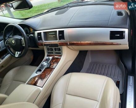 Синий Ягуар ХФ, объемом двигателя 2.97 л и пробегом 63 тыс. км за 14000 $, фото 13 на Automoto.ua