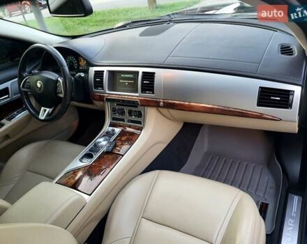 Синий Ягуар ХФ, объемом двигателя 2.97 л и пробегом 63 тыс. км за 14000 $, фото 14 на Automoto.ua