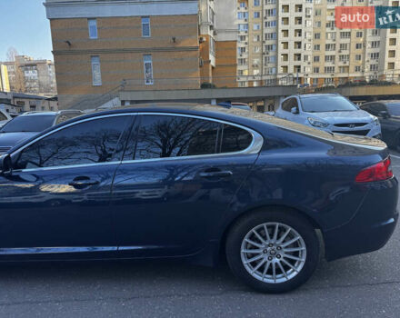 Синий Ягуар ХФ, объемом двигателя 2.18 л и пробегом 170 тыс. км за 13500 $, фото 1 на Automoto.ua