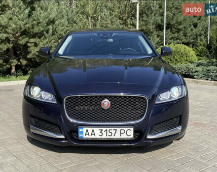 Синий Ягуар ХФ, объемом двигателя 2 л и пробегом 122 тыс. км за 16990 $, фото 1 на Automoto.ua