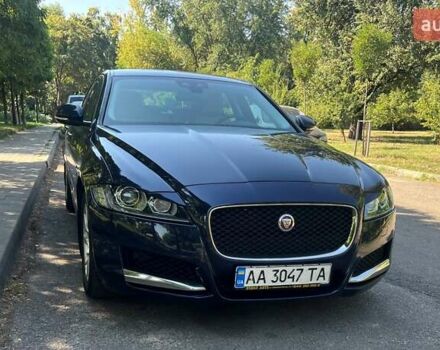 Синий Ягуар ХФ, объемом двигателя 2 л и пробегом 86 тыс. км за 19100 $, фото 1 на Automoto.ua