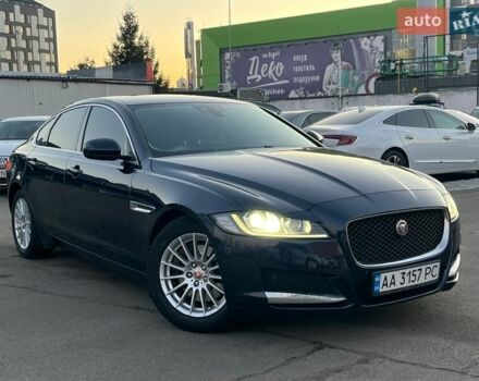 Синий Ягуар ХФ, объемом двигателя 2 л и пробегом 125 тыс. км за 16890 $, фото 1 на Automoto.ua