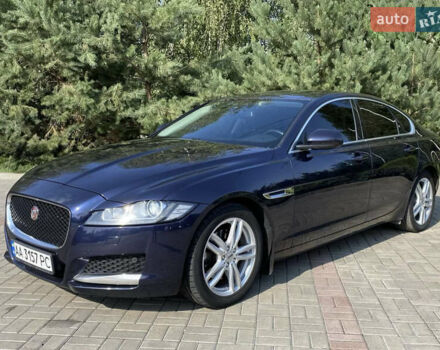 Синий Ягуар ХФ, объемом двигателя 2 л и пробегом 122 тыс. км за 16990 $, фото 1 на Automoto.ua