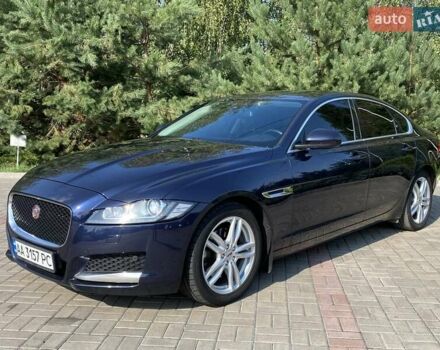 Синий Ягуар ХФ, объемом двигателя 2 л и пробегом 125 тыс. км за 18850 $, фото 1 на Automoto.ua
