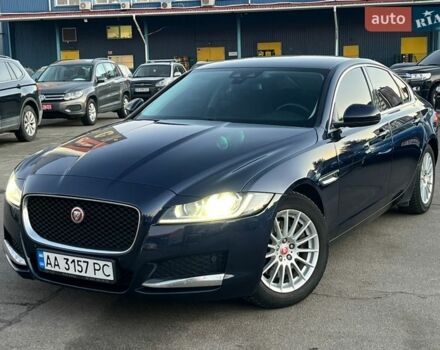 Синий Ягуар ХФ, объемом двигателя 2 л и пробегом 125 тыс. км за 15990 $, фото 1 на Automoto.ua