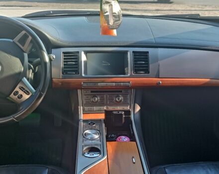 Зелений Ягуар ХФ, об'ємом двигуна 3 л та пробігом 210 тис. км за 11056 $, фото 6 на Automoto.ua