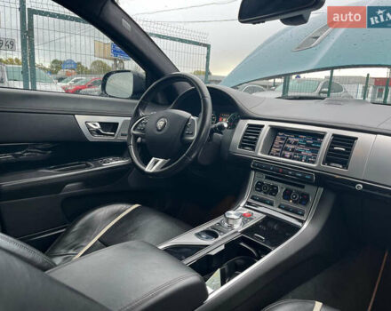 Зелений Ягуар ХФ, об'ємом двигуна 5 л та пробігом 104 тис. км за 36000 $, фото 7 на Automoto.ua