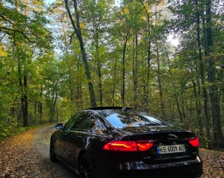 Чорний Ягуар ХФР, об'ємом двигуна 2 л та пробігом 110 тис. км за 20282 $, фото 7 на Automoto.ua