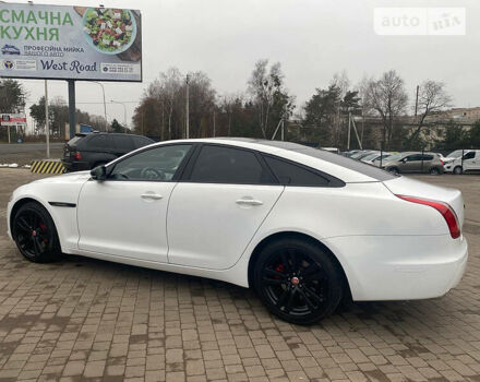 Білий Ягуар Ікс Джей, об'ємом двигуна 3 л та пробігом 194 тис. км за 19950 $, фото 3 на Automoto.ua