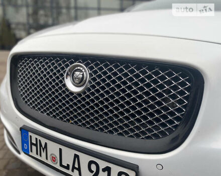 Білий Ягуар Ікс Джей, об'ємом двигуна 3 л та пробігом 194 тис. км за 19950 $, фото 10 на Automoto.ua