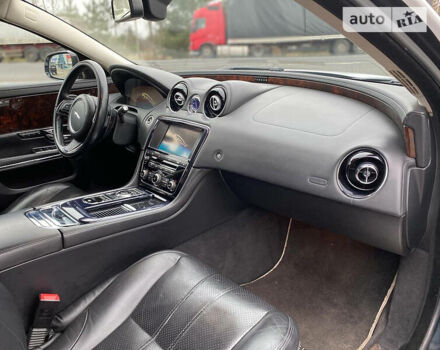 Білий Ягуар Ікс Джей, об'ємом двигуна 3 л та пробігом 194 тис. км за 19950 $, фото 51 на Automoto.ua