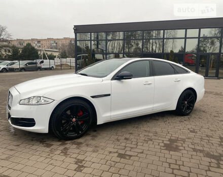 Білий Ягуар Ікс Джей, об'ємом двигуна 3 л та пробігом 194 тис. км за 19950 $, фото 1 на Automoto.ua