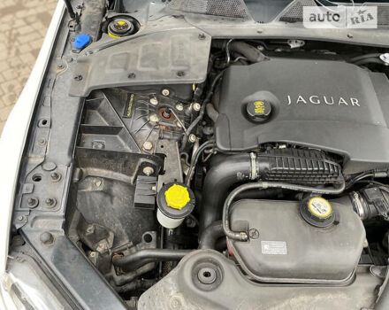 Білий Ягуар Ікс Джей, об'ємом двигуна 3 л та пробігом 194 тис. км за 19950 $, фото 58 на Automoto.ua