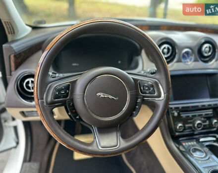Ягуар Икс Джей 2013 в Киеве на Automoto.ua Белый Ягуар Икс Джей, объемом двигателя 2.99 л и пробегом 130 тыс. км за 14999 $, фото 16 на Automoto.ua