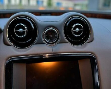 Ягуар Икс Джей 2013 в Луцке на Automoto.ua Белый Ягуар Икс Джей, объемом двигателя 3 л и пробегом 115 тыс. км за 27900 $, фото 32 на Automoto.ua