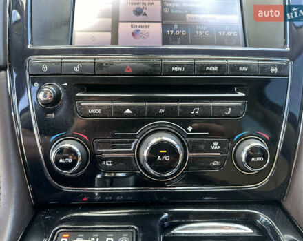 Ягуар Икс Джей 2013 в Киеве на Automoto.ua Белый Ягуар Икс Джей, объемом двигателя 2.99 л и пробегом 130 тыс. км за 14999 $, фото 19 на Automoto.ua