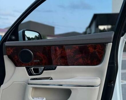 Ягуар Икс Джей 2013 в Луцке на Automoto.ua Белый Ягуар Икс Джей, объемом двигателя 3 л и пробегом 115 тыс. км за 27900 $, фото 33 на Automoto.ua