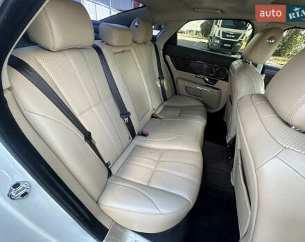 Ягуар Икс Джей 2013 в Киеве на Automoto.ua Белый Ягуар Икс Джей, объемом двигателя 2.99 л и пробегом 130 тыс. км за 14999 $, фото 37 на Automoto.ua