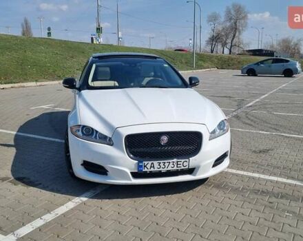 Белый Ягуар Икс Джей, объемом двигателя 2.97 л и пробегом 120 тыс. км за 12500 $, фото 1 на Automoto.ua