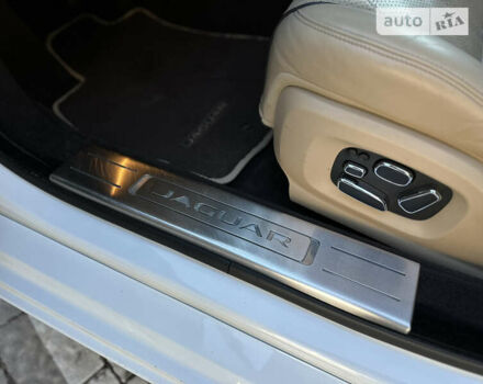 Білий Ягуар Ікс Джей, об'ємом двигуна 3 л та пробігом 118 тис. км за 20900 $, фото 32 на Automoto.ua