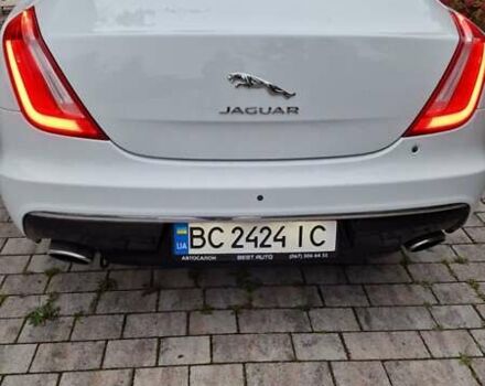 Білий Ягуар Ікс Джей, об'ємом двигуна 3 л та пробігом 75 тис. км за 34900 $, фото 6 на Automoto.ua