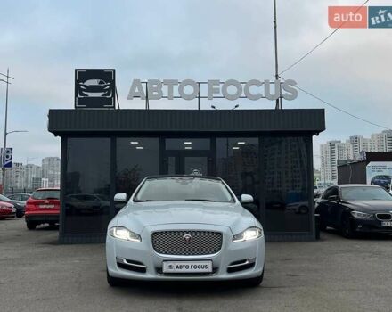 Білий Ягуар Ікс Джей, об'ємом двигуна 3 л та пробігом 58 тис. км за 33990 $, фото 2 на Automoto.ua