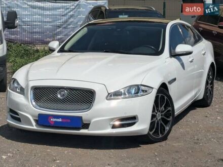 Ягуар Ікс Джей 2011 у Києві на Automoto.ua Білий Ягуар Ікс Джей, об'ємом двигуна 5 л та пробігом 98 тис. км за 19600 $, фото 1 на Automoto.ua