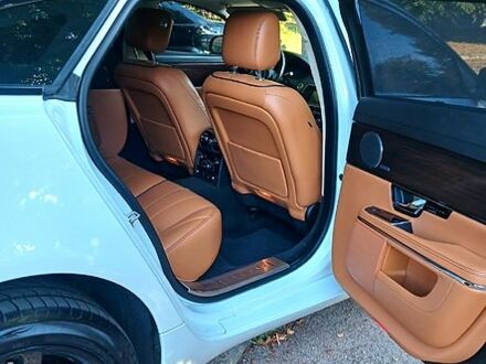 Белый Ягуар Икс Джей, объемом двигателя 3 л и пробегом 156 тыс. км за 22000 $, фото 1 на Automoto.ua