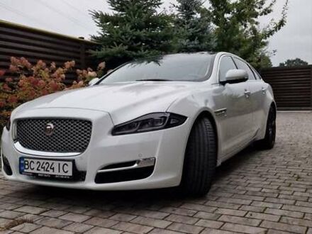 Ягуар Ікс Джей 2017 у Львові на Automoto.ua Білий Ягуар Ікс Джей, об'ємом двигуна 3 л та пробігом 75 тис. км за 34900 $, фото 1 на Automoto.ua