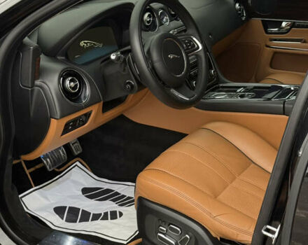 Черный Ягуар Икс Джей, объемом двигателя 5 л и пробегом 125 тыс. км за 20500 $, фото 23 на Automoto.ua