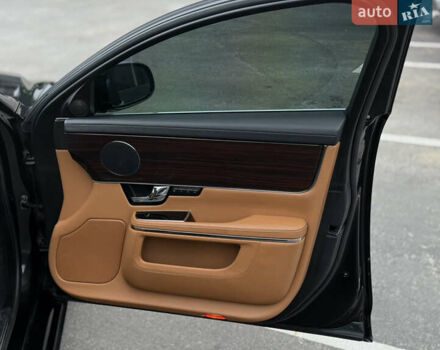 Черный Ягуар Икс Джей, объемом двигателя 5 л и пробегом 125 тыс. км за 20500 $, фото 48 на Automoto.ua