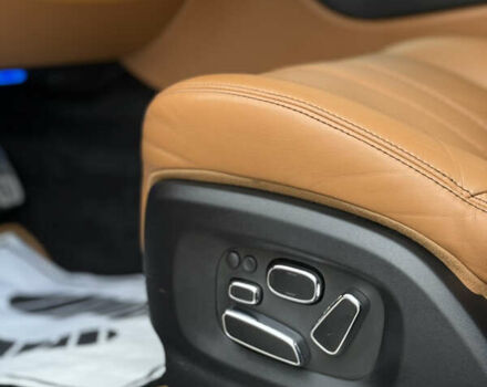 Черный Ягуар Икс Джей, объемом двигателя 5 л и пробегом 125 тыс. км за 20500 $, фото 26 на Automoto.ua