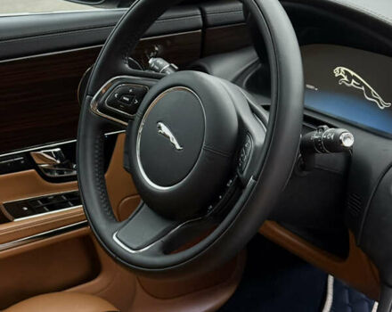 Черный Ягуар Икс Джей, объемом двигателя 5 л и пробегом 125 тыс. км за 20500 $, фото 30 на Automoto.ua