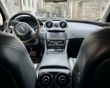 Черный Ягуар Икс Джей, объемом двигателя 3 л и пробегом 90 тыс. км за 28000 $, фото 8 на Automoto.ua