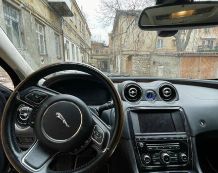 Черный Ягуар Икс Джей, объемом двигателя 3 л и пробегом 90 тыс. км за 28000 $, фото 3 на Automoto.ua