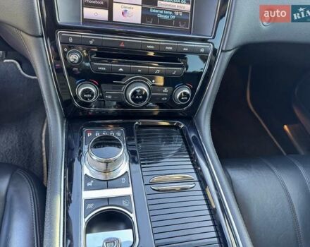 Чорний Ягуар Ікс Джей, об'ємом двигуна 3 л та пробігом 176 тис. км за 14500 $, фото 26 на Automoto.ua