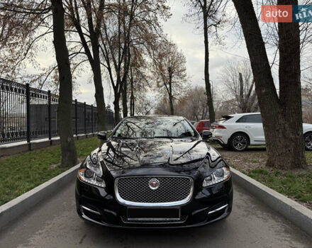 Черный Ягуар Икс Джей, объемом двигателя 3 л и пробегом 138 тыс. км за 20000 $, фото 2 на Automoto.ua