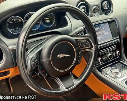 Ягуар Икс Джей 2014 в Харькове на Automoto.ua Черный Ягуар Икс Джей, объемом двигателя 3 л и пробегом 130 тыс. км за 26500 $, фото 9 на Automoto.ua