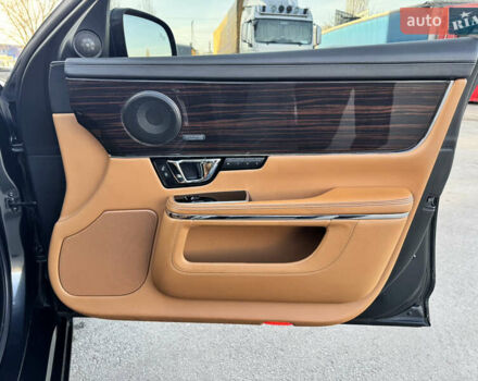 Черный Ягуар Икс Джей, объемом двигателя 3 л и пробегом 179 тыс. км за 16500 $, фото 31 на Automoto.ua