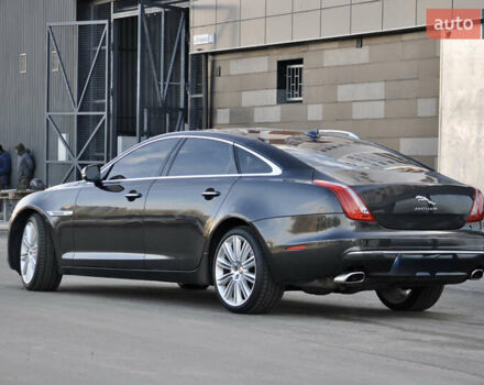 Черный Ягуар Икс Джей, объемом двигателя 3 л и пробегом 179 тыс. км за 16500 $, фото 17 на Automoto.ua