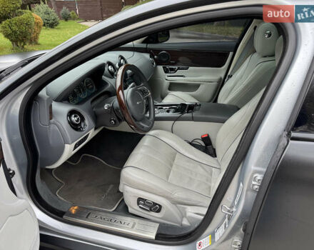 Чорний Ягуар Ікс Джей, об'ємом двигуна 3 л та пробігом 110 тис. км за 18600 $, фото 17 на Automoto.ua