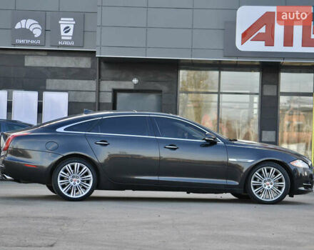 Черный Ягуар Икс Джей, объемом двигателя 3 л и пробегом 179 тыс. км за 16500 $, фото 10 на Automoto.ua