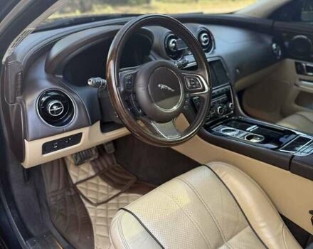 Черный Ягуар Икс Джей, объемом двигателя 3 л и пробегом 145 тыс. км за 18828 $, фото 11 на Automoto.ua